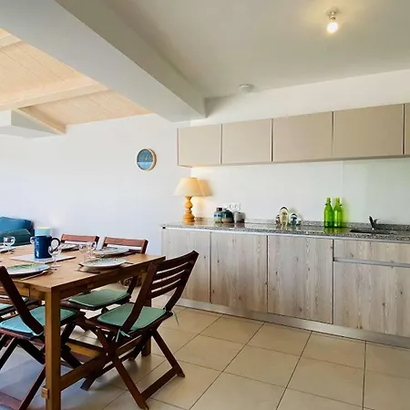 Villa Charmante Et Récente à Proximité Du Centre Village *