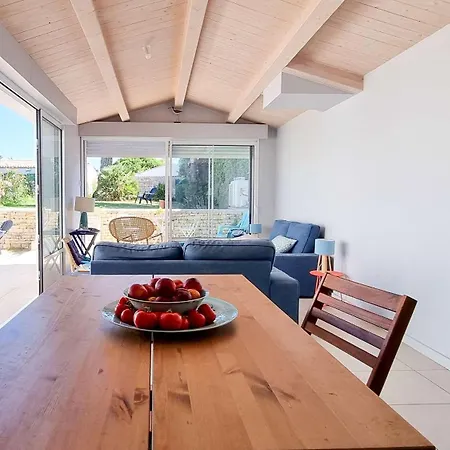 Charmante Et Récente à Proximité Du Centre Village Villa